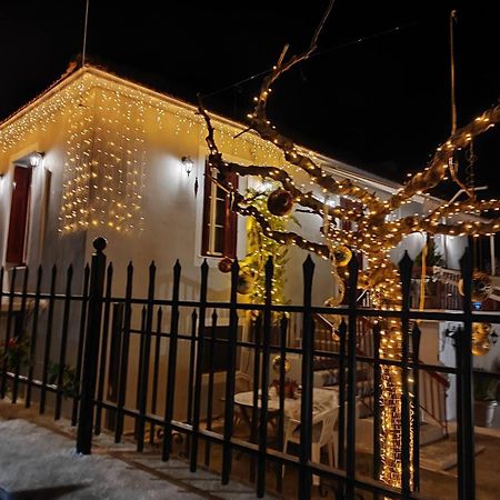 Rooms In Yard Corinth Exterior foto