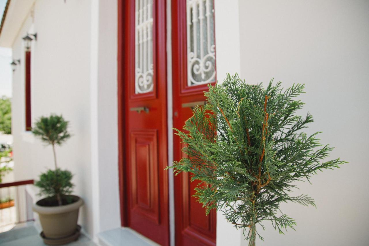 Rooms In Yard Corinth Exterior foto