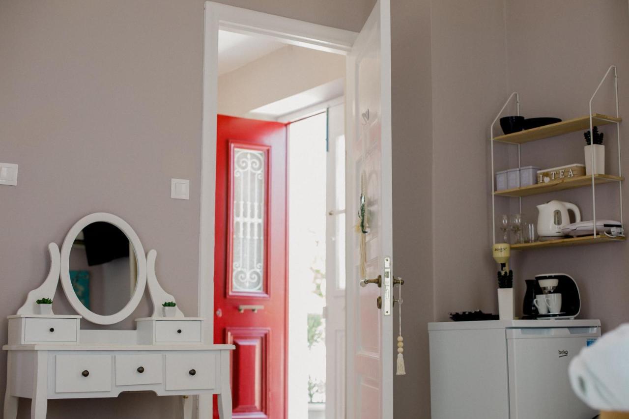 Rooms In Yard Corinth Exterior foto